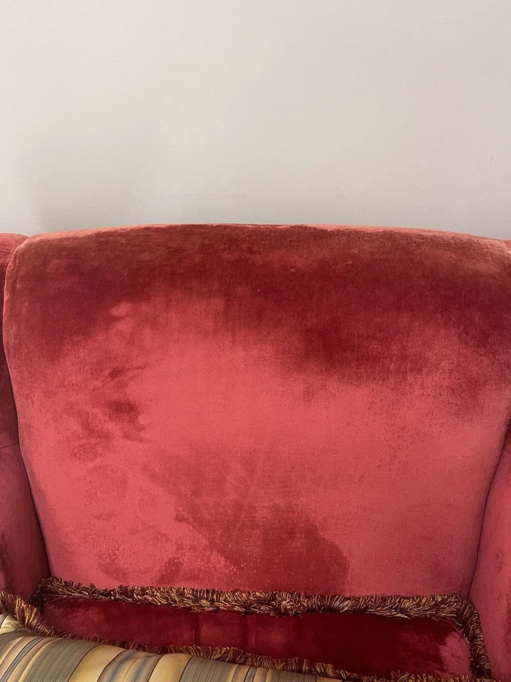 Silla de diseño de gran tamaño de terciopelo rojo Foto 4 de 4