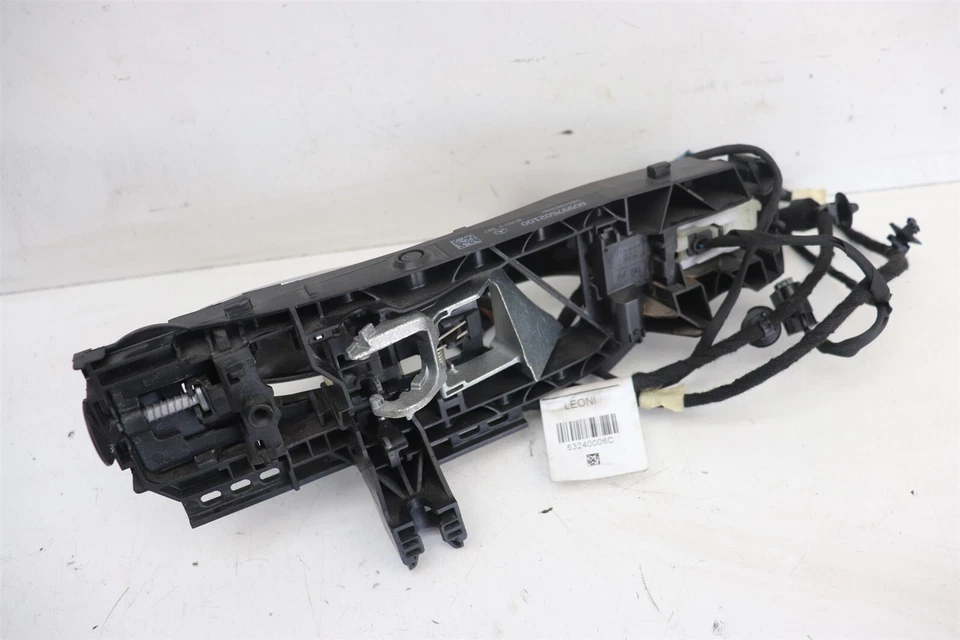 Manija de puerta exterior negra LHS J235 Mercedes Benz C63S AMG C205 2016 cupé Foto 3 de 3