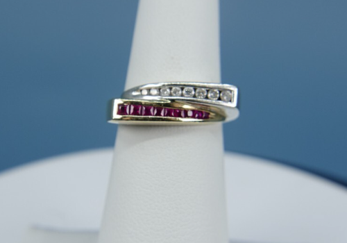 Anello con diamanti e rubini misura 5,5 - Foto 4 di 24