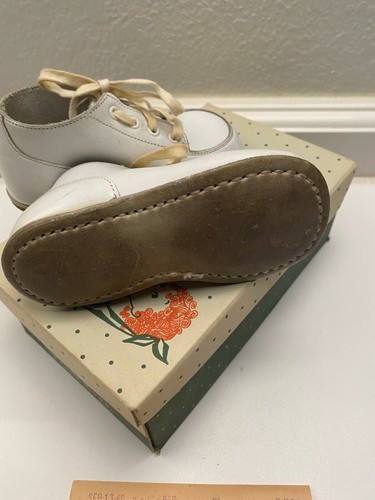 Vintage Stride Rite Baby Shoes Lace-up White Original Box & Receipt 1968 - Picture 5 of 6