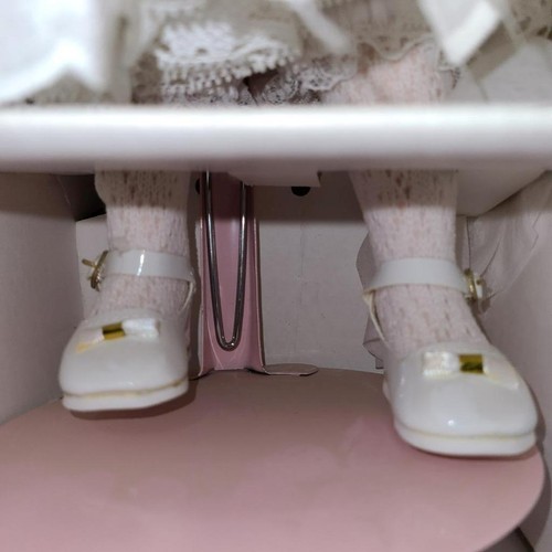 Seltene Welt Galerie Puppen ""Rosie"" aus meiner Hut Box Sammlung 16" Porzellan Puppe - Bild 9 von 12