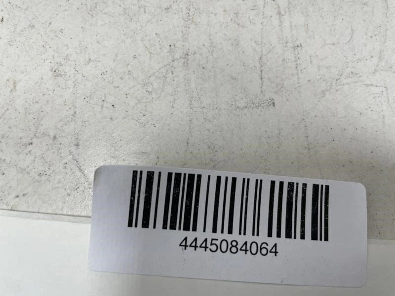 Volvo V50 T5 2005 2011 trasero izquierdo lado del conductor inferior pilar C moldura OEM+ Foto 4 de 4