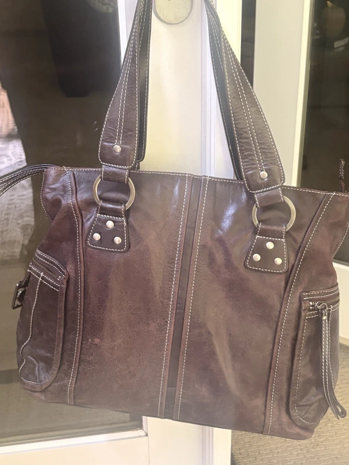 Kenneth Cole Reaction Large Brown Leather Distressed Shoulder Bag Many Zippers - Image 2 of 4