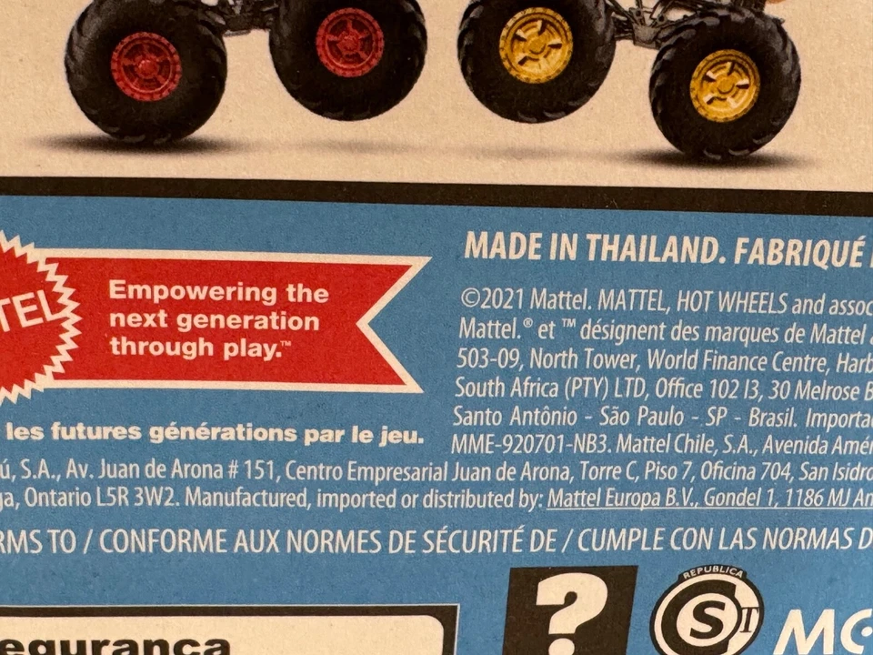 HOT WHEELS MONSTER TRUCKS DEMOLITION DOUBLES DRAGBUS VS VW BEETLE 1/64 2021 NEW - Image 3 of 3