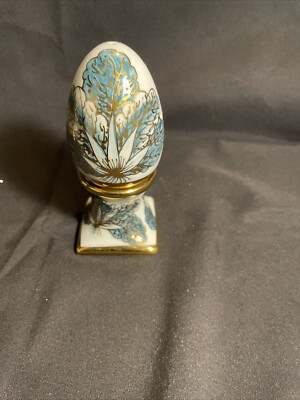 Porcelain Turquoise/ Gold Floral Salt & Pepper Shaker Egg on Pedestal Thailand
