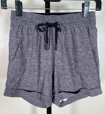 Lululemon $68 Heather Gray Cuffed Sprig Break Chino Stretch Shorts Sz 2