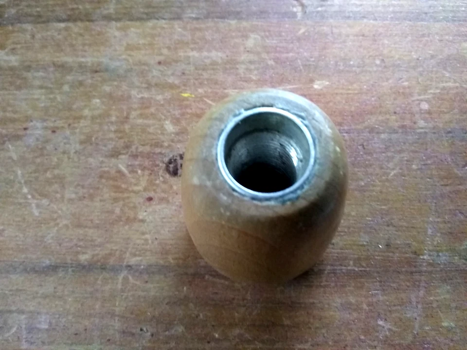 AC VINTAGE WOODEN GEARKNOB, WOOD AND ENAMEL CENTRE BADGE, COBRA, ACE, ACECCA - Image 3 of 3