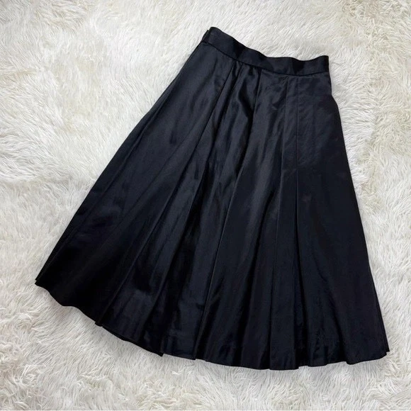 W.D.N.Y Elegant Black Women's Skirt silk and linen. Size 8