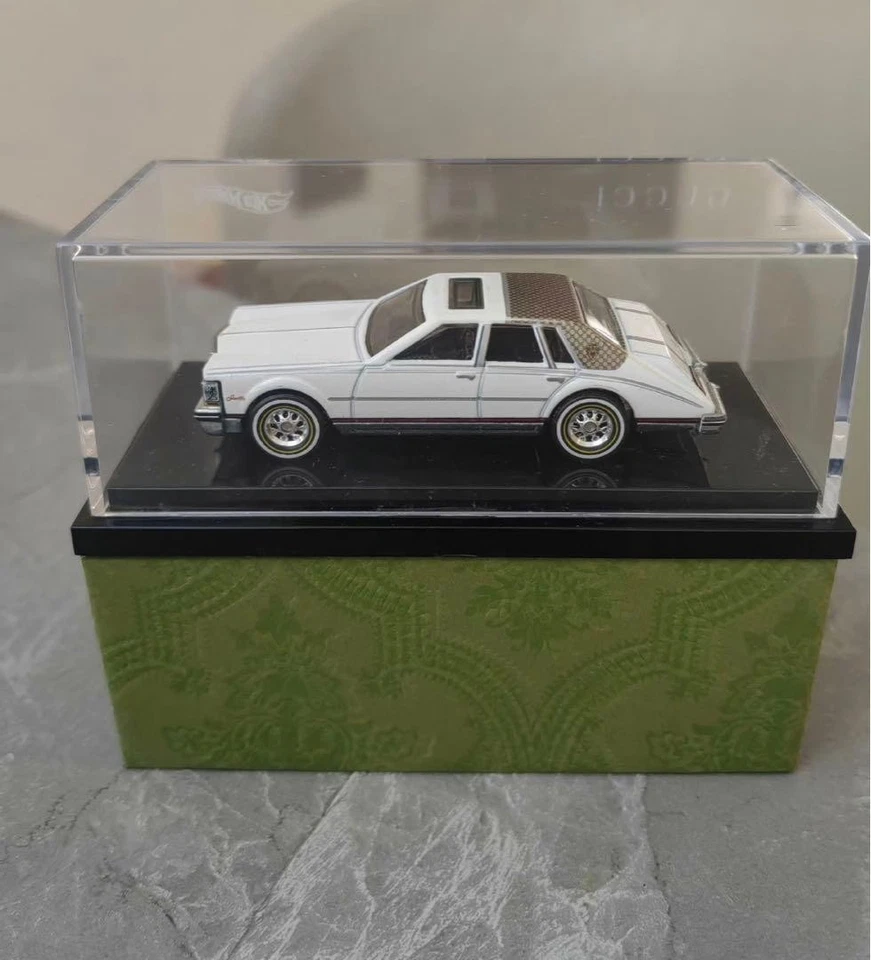 Gucci Hot Wheels Cadillac Seville Limited to 5000 Units Multicolor AB2716 1972 - Image 4 of 4