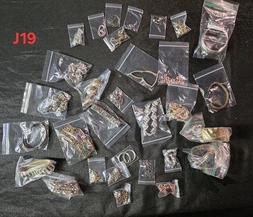 Lot Of 31 Mixed Metals And Stones Vintage Costume Jewelry Bracelets