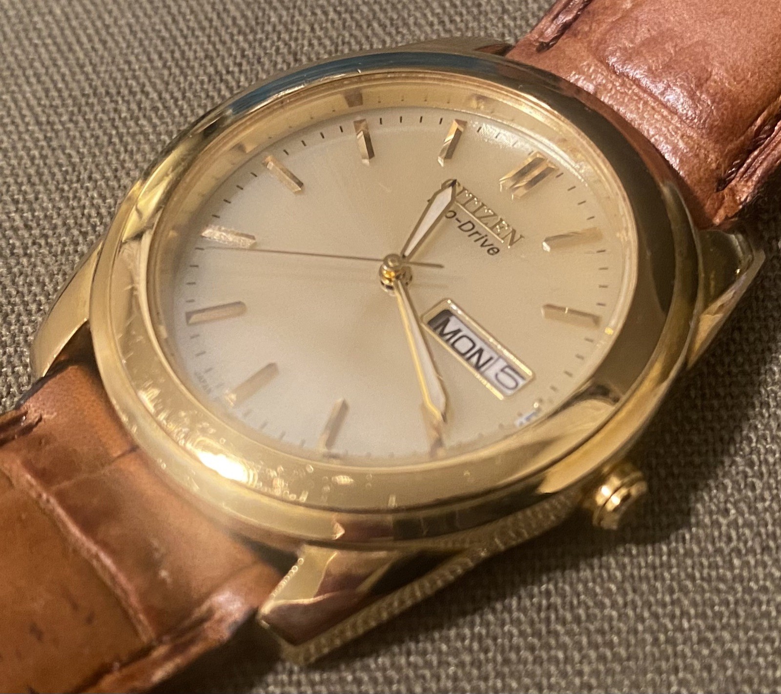 Drive Watch details) Citizen Vintage Plate Men’s (See E100-H25721 Gold Eco - vintagewatches.pk