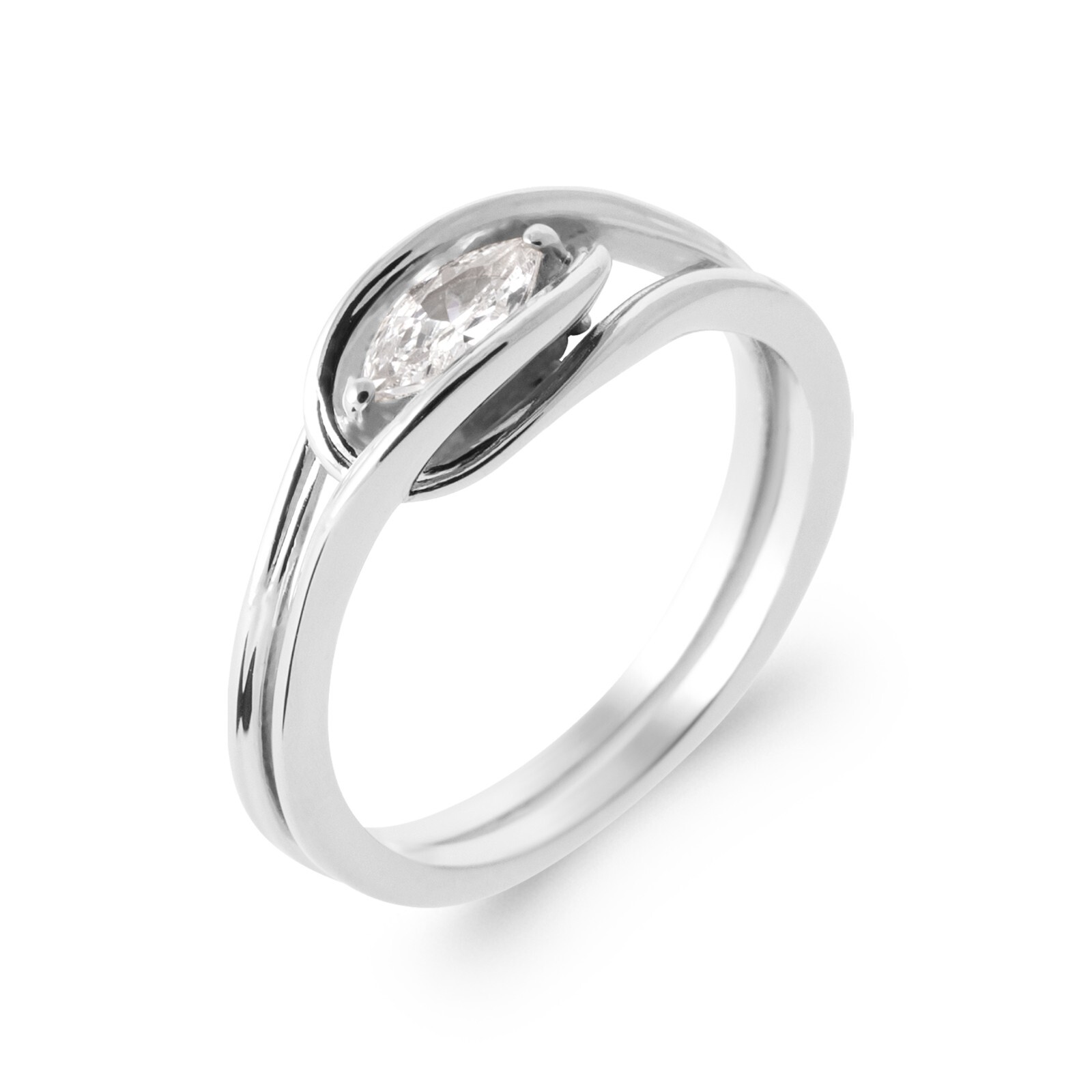 Bague alliance en argent rhodié et zirconium : le cadeau d'anniversaire de mariage idéal