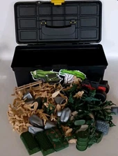 Mixed Lot of 75+ Pieces Little figurines Army Men Toy Soldiers And Carry Case