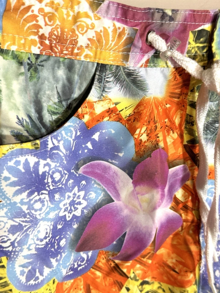 Body Guante Mujer Talla Pequeña Estampado Hawaiano Floral Pantalones Cortos Cordón Playa Usado en Excelente Condición Foto 2 de 4