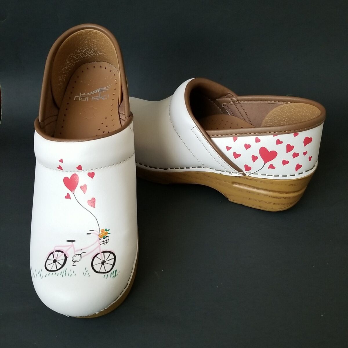 Dansko 36 Twin Pro Bicycle Hearts Valentines Clogs Leather Dansko 36 Twin Pro Bicycle Hearts Valentines Clogs Leather