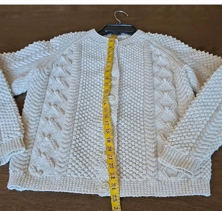 Cárdigan corto vintage de abuela para mujer S/M blanco crema tejido con cable de pescador  Foto 2 de 4