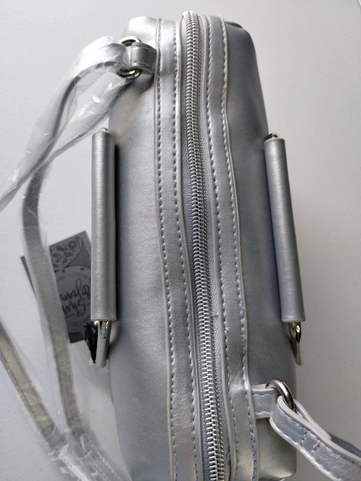 *NUEVO CON ETIQUETAS* Bolso Bandolera Hexagonal Plateado Camiseta Y Jeans Asas Metálicas de Metal Cremalleras Foto 3 de 4