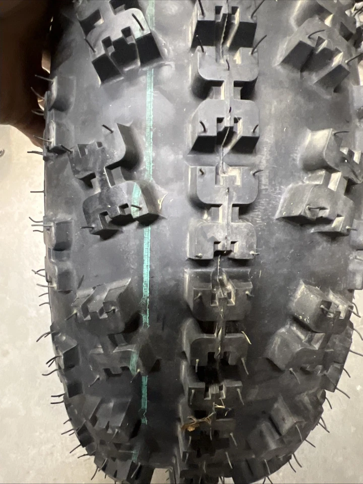 FRONT YAMAHA ITP SS RIM 4/156 MAXXIS RAZR 2 TIRE 21X7-10  Quadboss Qbt734 Tire - Image 2 of 4