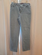 Gloria Vanderbilt Women  s Amanda Straight Leg Denim Light Wash 12L Stretch