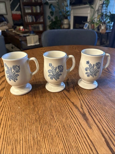 Pfaltzgraff Yorktowne Footed Pedestal Coffee Cups Mugs Stoneware Set Of 3