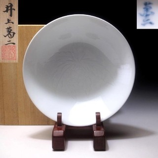 TN39 Japanese white porcelain bowl by National Human Treasure Manji Inoue