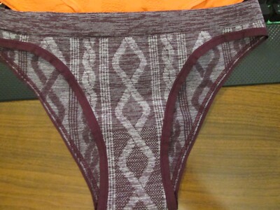 New Victoria's Secret Great Fitting  Cheekini Size XS, S