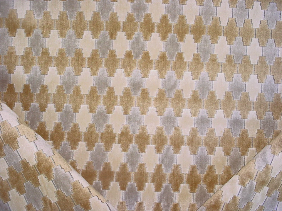 Tela de tapicería para cortinas de terciopelo geo Kebir Sand 3-1/8Y Kravet Lee Jofa 33901 Foto 2 de 4