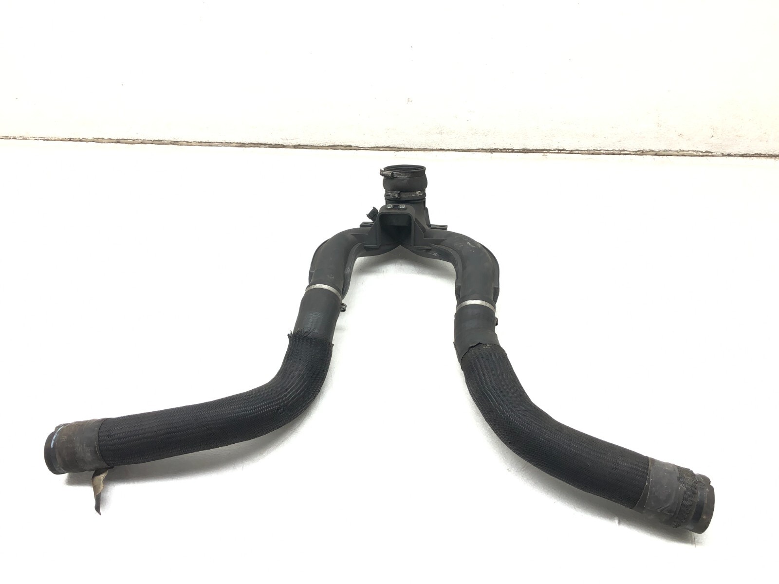 2014-2017 MASERATI QUATTROPORTE AWD 3.0L AIR INTAKE DUCT PIPE HOSE OEM