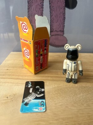 BEARBRICK 100% Série 4 SF – Medicom – KAWS – D'occasion