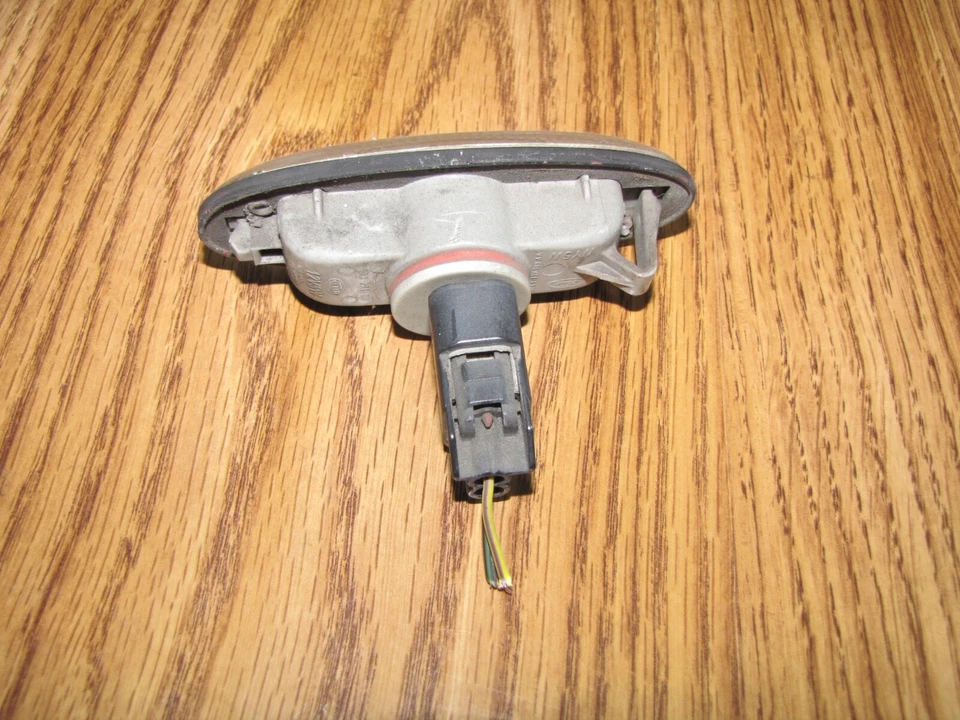 Mercury Mariner 2006-2010 guardabarros marcador lateral luz derecha OEM pasajero Foto 2 de 2