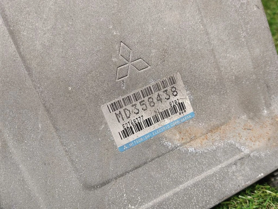 Mitsubishi Carisma 1997 Petrol Engine Control Unit ECU MD358438 DTR54629 - Image 3 of 4