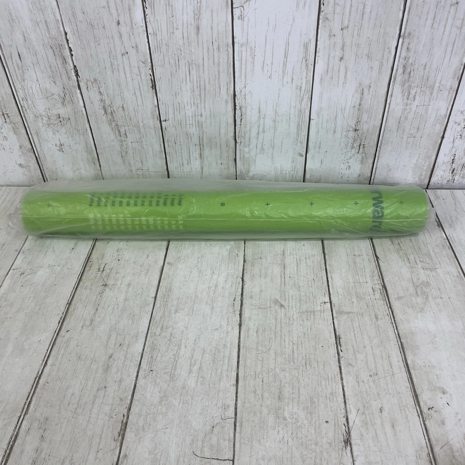 Tupperware Bakers Mat Green Silicone Pastry Roll Out Germany 2004 Dart - NEW
Opens in a new window o
