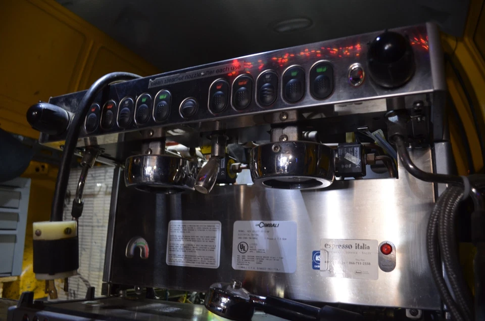 CIMBALI M 29 ESPRESSO MACHINE 2 GROUP AUTOMATIC 220 VTs 50/ 60Hz PARTS REPAIR - Image 4 of 4