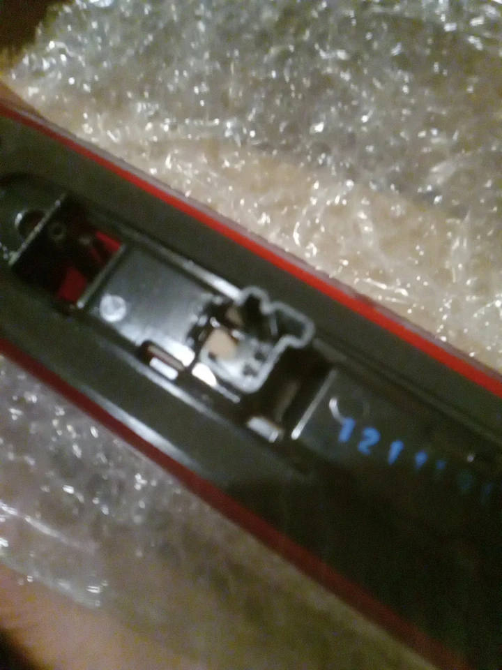 Tercera luz de freno LED 2006-2010 Jeep Commander OEM 55157446AC Foto 2 de 4