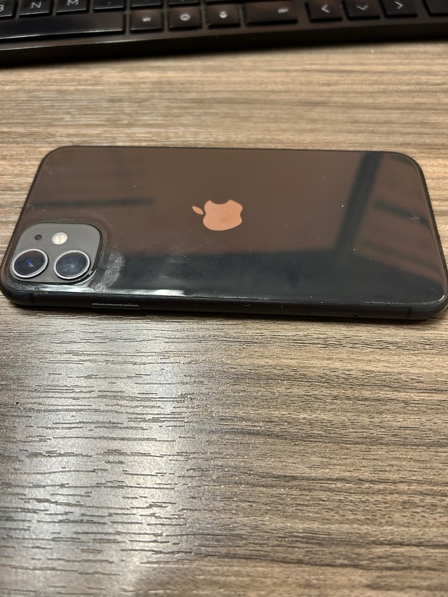 Apple iPhone 11 64GB ブラック 本体 ジャンク画面線 動作◯ Apple iPhone 11 64GB Black Smartphone Cracked Screen For Parts or