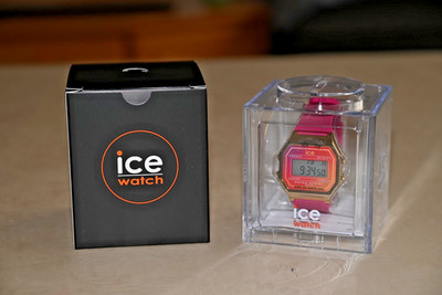 Ice Watch Ice Digit Retro - Fuchsia Sunkissed Rosa Damen Armbanduhr 022719 -