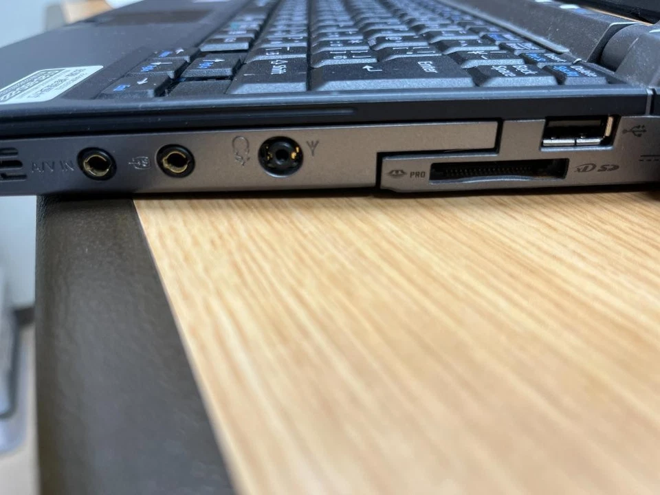 Fmv-Biblo Loox T70R/T Mini Laptop Windows Xp Portable Pc Vintage Computer Retro - Image 3 of 4