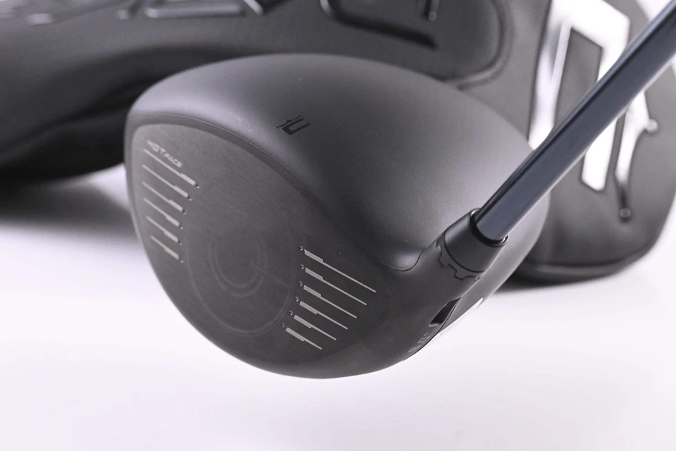 Cobra Darkspeed LS Driver / 8 Degree / Stiff F4 Flex UST Lin-Q White Shaft - Image 4 of 4