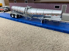 Silver DCP Polar Center Drop Trailer