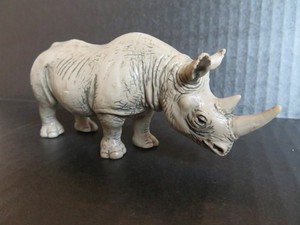 2001 Schleich Wildlife Series African Rhino - 5" Long -