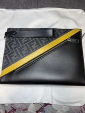 Pochette uomo FENDI in pelle nera usata autentica ben tenuta. Spedito Oggi 