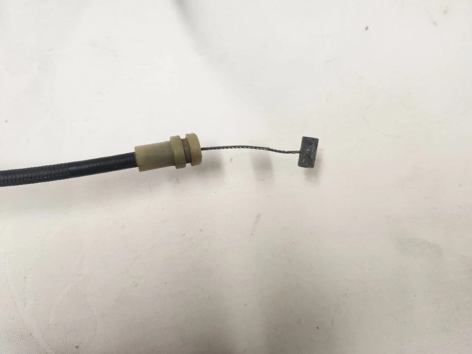 Cable de liberación de capó con herrajes 1987-01 OEM Jeep Cherokee XJ y Comanche MJ Foto 3 de 4