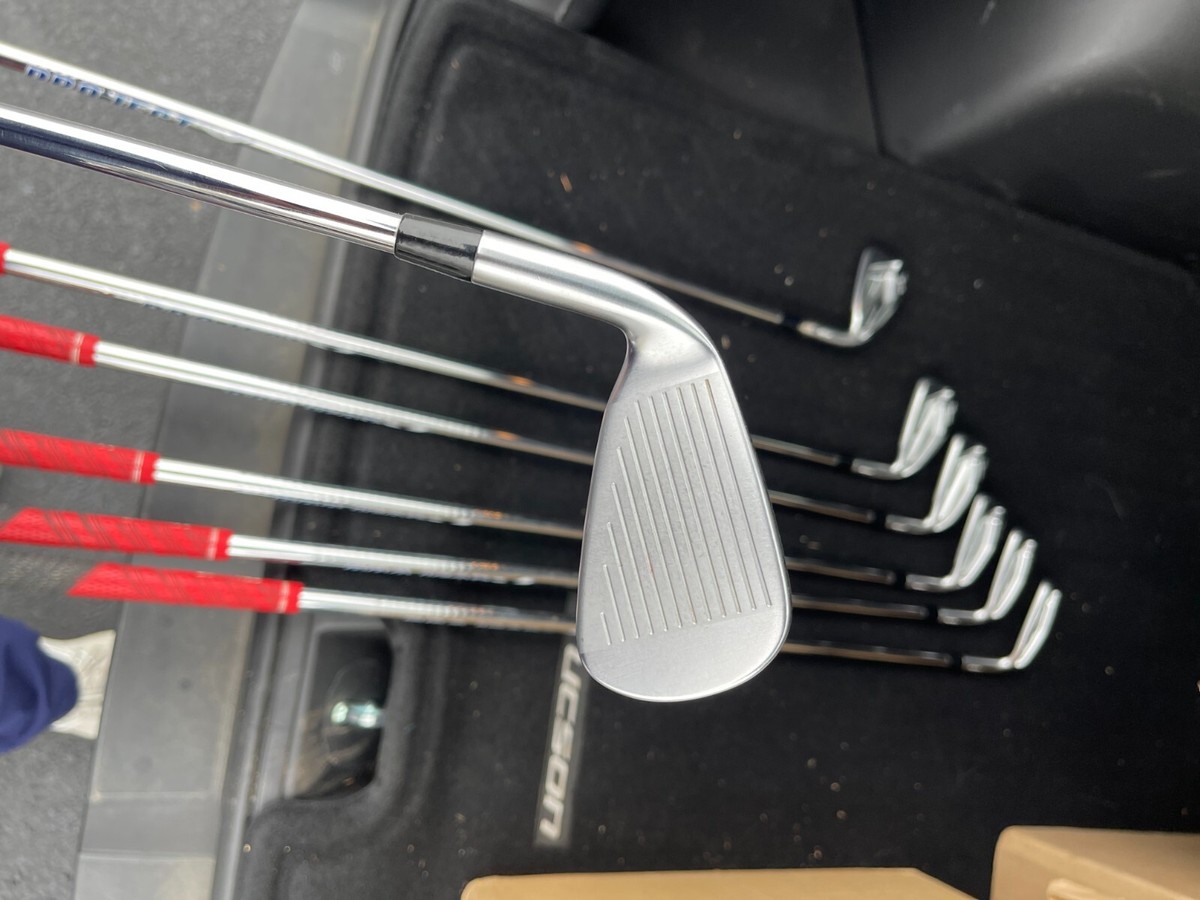 Mizuno JPX 919 Golf Club Hot Metal Irons Set, 6.0 Project X Shafts