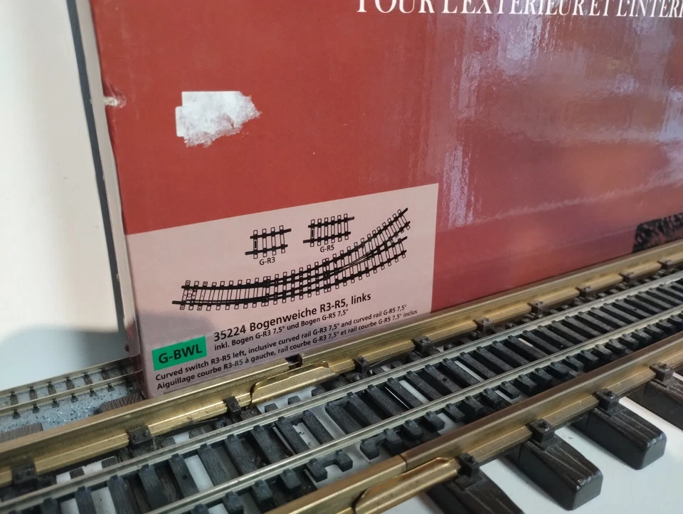 Piko (G) 35224 Curved R3/R5 Left Hand Manual Switch. - Image 2 of 2