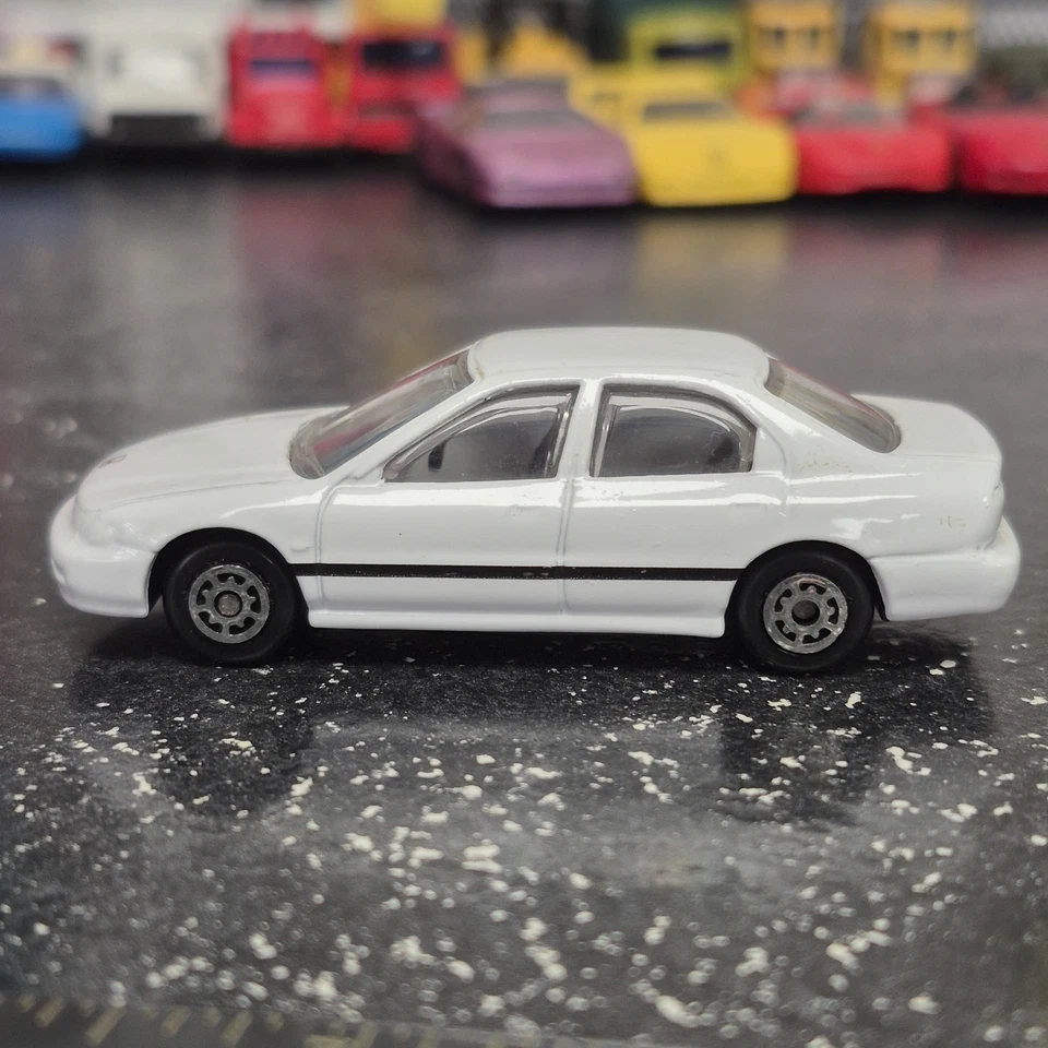 Raro coche Honda Accord blanco sedán de metal fundido a presión Maisto escala 1:64 Foto 2 de 4