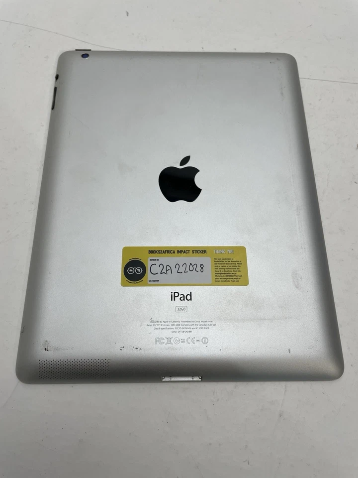 iPad 3rd Gen A1416 Black - 32GB - Wifi  - Network Unlocked - Image 3 of 4