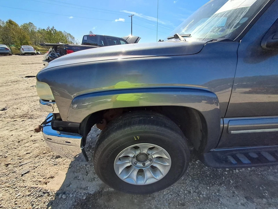 Used Air Cleaner Assembly fits: 2002 Chevrolet Suburban 1500 6.0L w/high capacit - Image 4 of 4