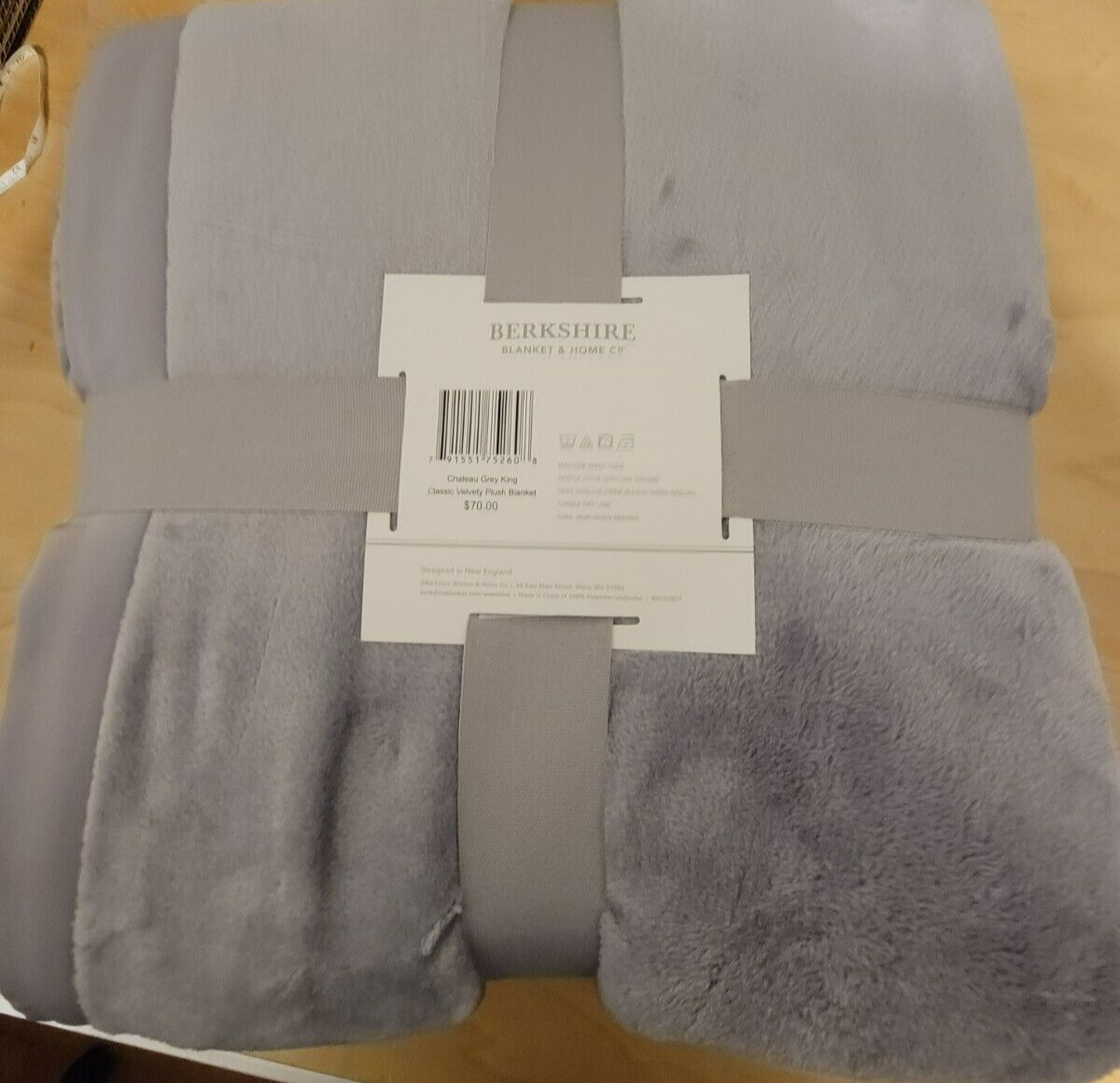 BERKSHIRE Classic Velvety Plush CHATEAU GREY KING Blanket Satin Binding