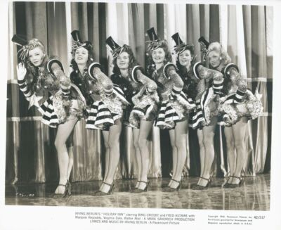 LORETTA BARNETT MURIEL BARR PATSY BEDELL HOLIDAY INN 1942 PHOTO