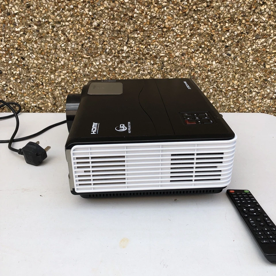 CAIWEI A8 Full HD Home Cinema Projector With Remote Control - Works Perfect - Image 4 of 4